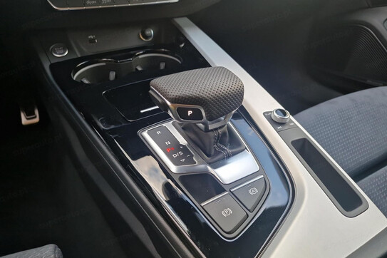 Audi A4 Avant 35 TFSI S Line