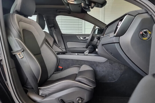 Volvo S60 B5 B AWD Ultimate Dark aut