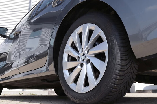 Skoda Octavia Selection 1.5 TSI mHEV DSG