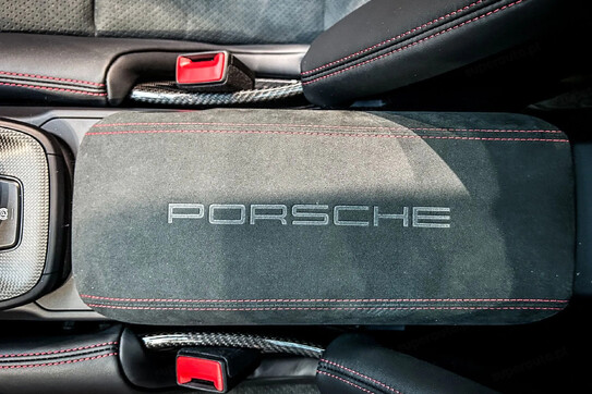 Porsche 911 Carrera 4 GTS