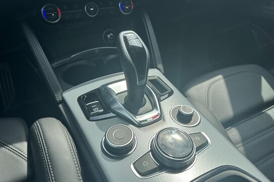Alfa Romeo Stelvio Turbo Veloce Q4