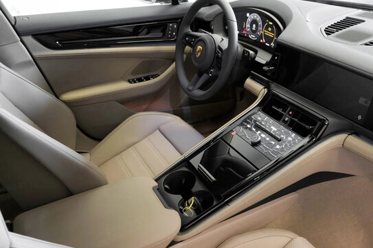 Porsche Panamera 4