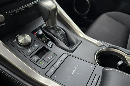 Lexus NX 300h Elegance Optimum AWD