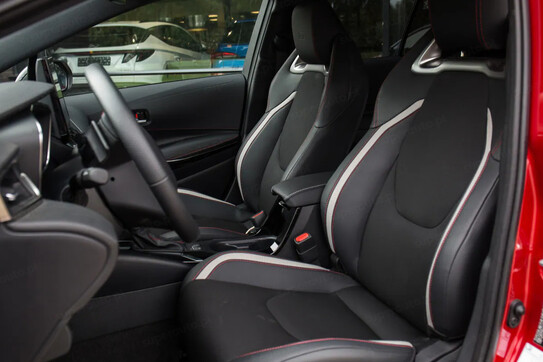 Toyota Corolla GR Sport 2.0 Hybrid Dynamic Force