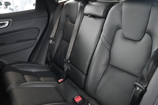 Volvo XC60 B5 B AWD Ultra Dark