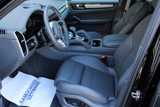 Porsche Cayenne Platinum Edition