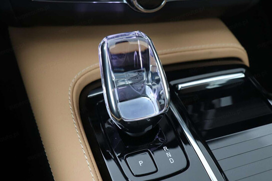 Volvo V90 T6 AWD Plug-In Hybrid Ultra Bright