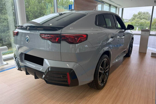 BMW iX2 eDrive20