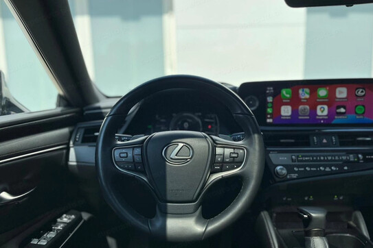 Lexus ES 300h F Sport Design