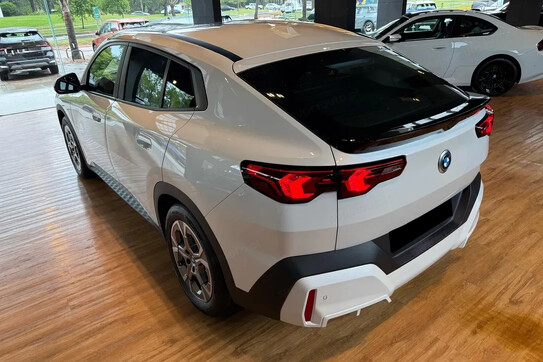 BMW iX2 eDrive20
