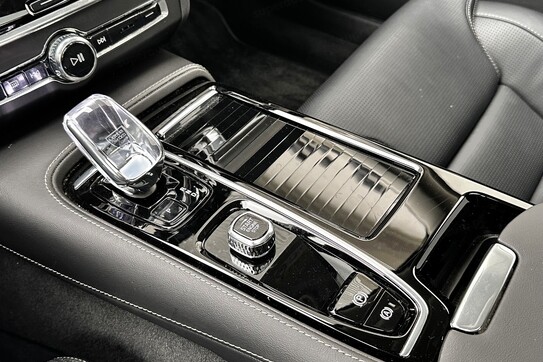 Volvo S90 T8 AWD Plug-In Hybrid Ultimate Dark aut