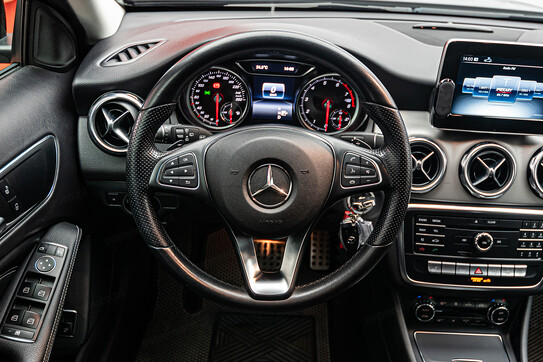 Mercedes GLA 200 7G-DCT