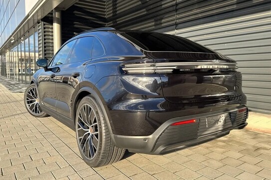 Porsche Macan 4