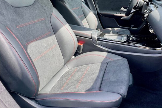 Mercedes CLA 220 4-Matic AMG Line