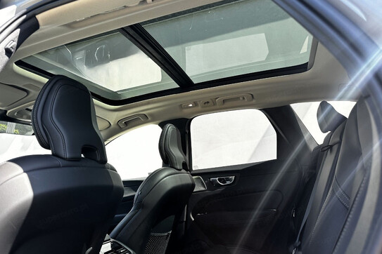 Volvo XC60 B5 B AWD Ultra Dark aut