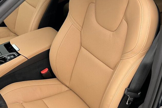 Volvo V90 T6 AWD Plug-In Hybrid Plus Dark