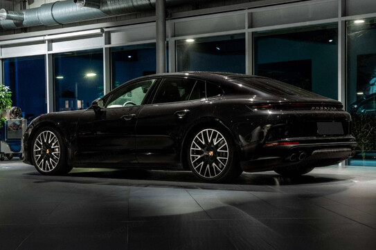 Porsche Panamera 4 E-Hybrid