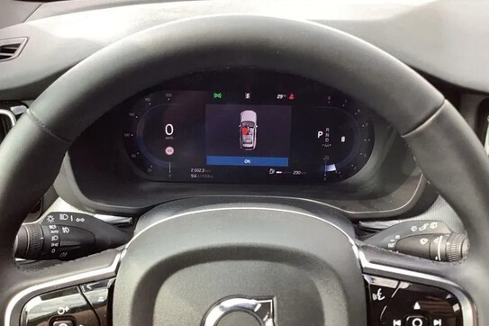 Volvo XC60 B5 B AWD Plus Dark
