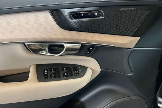 Volvo XC90 T8 AWD Plug-In Hybrid Plus Bright 7os