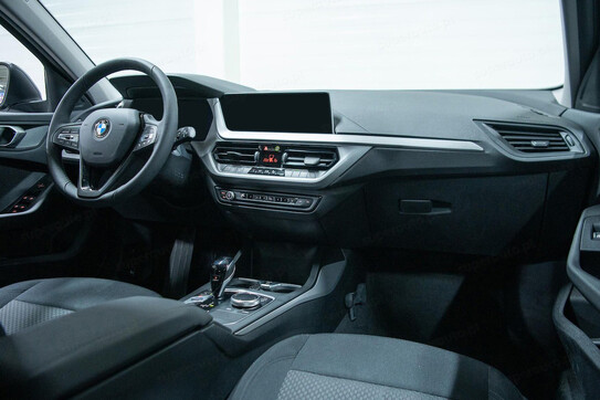 BMW Seria 1 118i Advantage