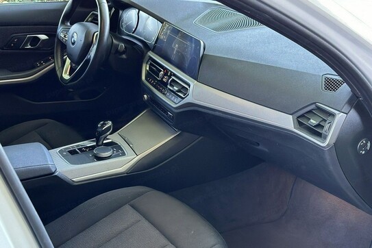 BMW Seria 3 Touring 318d Sport Line