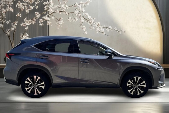 Lexus NX 300h F Impression AWD