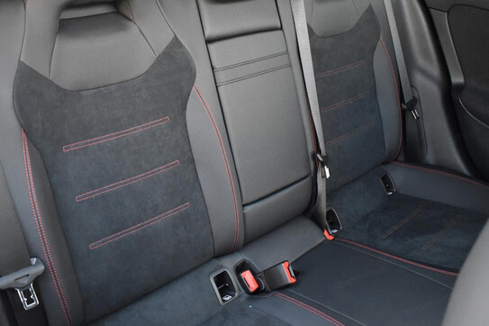 Mercedes CLA 220 4-Matic AMG Line