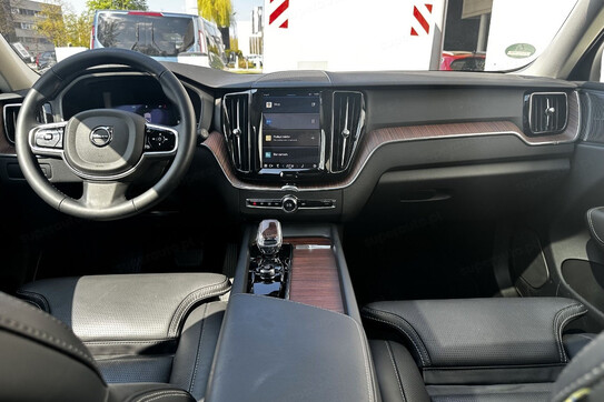 Volvo XC60 T8 Plug-In Hybrid AWD Plus Bright aut
