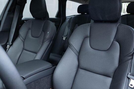 Volvo V90 T6 AWD Plug-In Hybrid Core