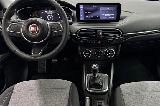 Fiat Tipo 1.6 MultiJet Cross
