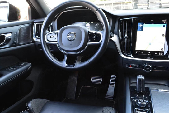 Volvo V60 B4 B R-Design aut