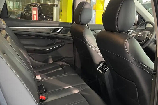 DFSK E5 Prestige 1.5  PHEV E-CVT