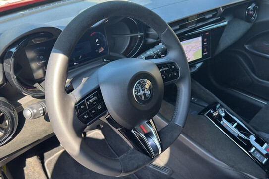 Alfa Romeo Junior 1.2 Ibrida Speciale