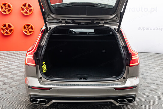 Volvo V60 B4 R-Design aut