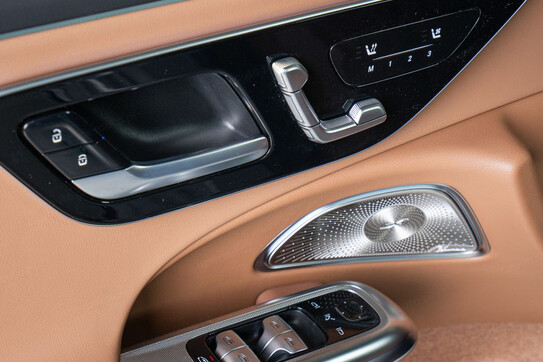Mercedes E Klasa 300 de  4-Matic Exclusive