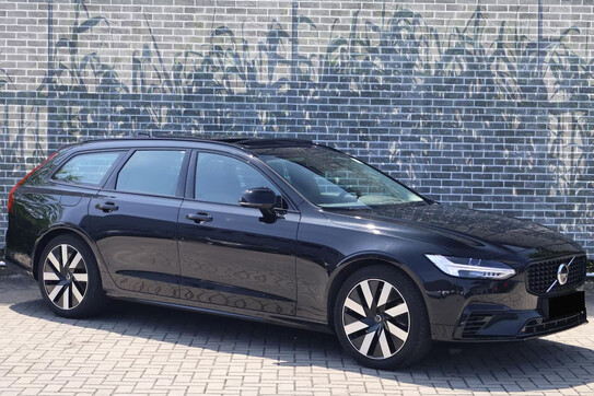 Volvo V90 T6 AWD Plug-In Hybrid Plus Dark