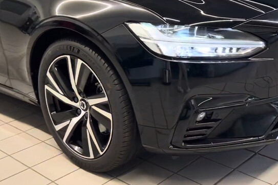 Volvo V90 T6 AWD Plug-In Hybrid Plus Dark