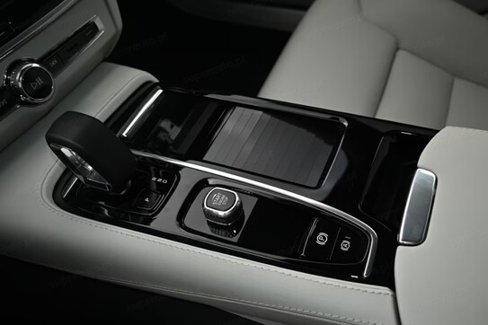 Volvo V90 T6 AWD Plug-In Hybrid Plus Bright