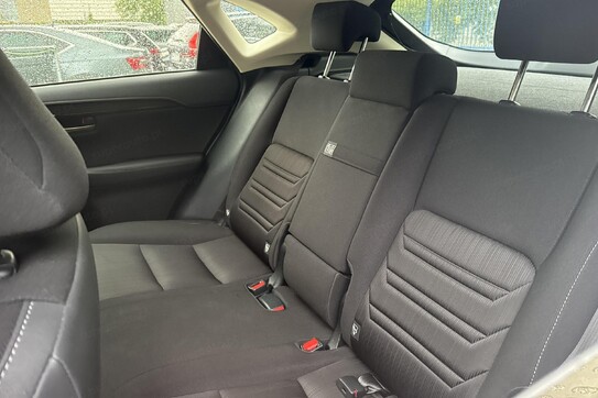 Lexus NX 300h Business Edition AWD