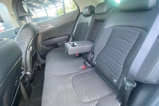 Kia Sportage 1.6 T-GDI HEV Business Line 4WD aut
