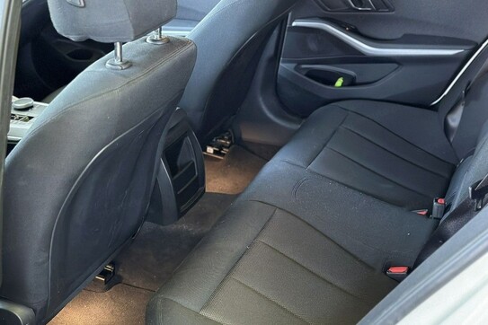 BMW Seria 3 Touring 318d Sport Line
