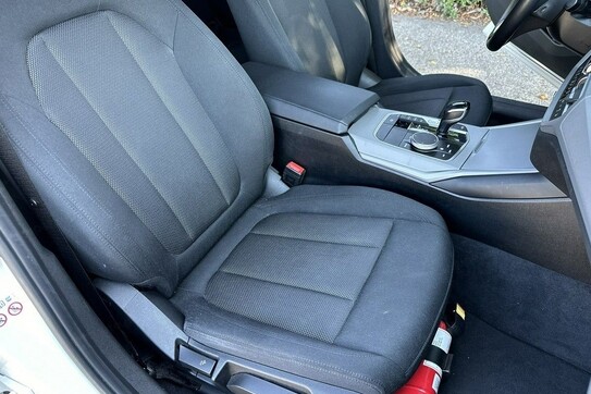 BMW Seria 3 Touring 318d Sport Line
