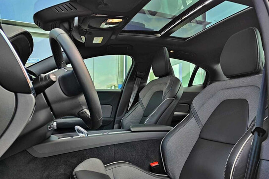 Volvo S60 B5 B AWD Ultimate Dark