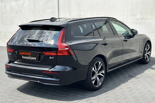 Volvo V60 B4 B Plus Dark