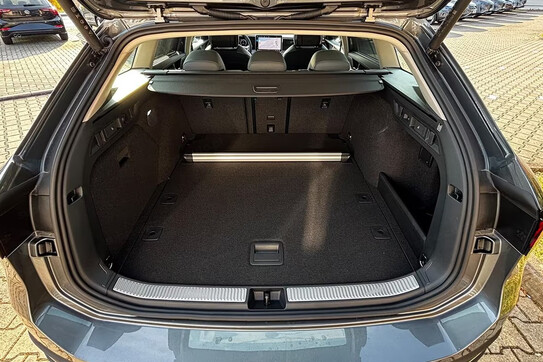 Volkswagen Passat Business Plus 1.5 TSI mHEV DSG