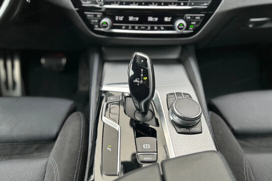 BMW Seria 5 520d xDrive M Sport sport-aut