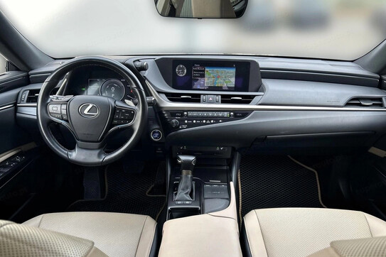 Lexus ES 300h Business Edition