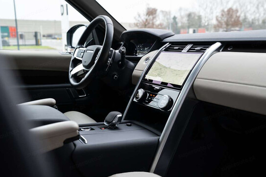 Land Rover Discovery D250 Dynamic SE
