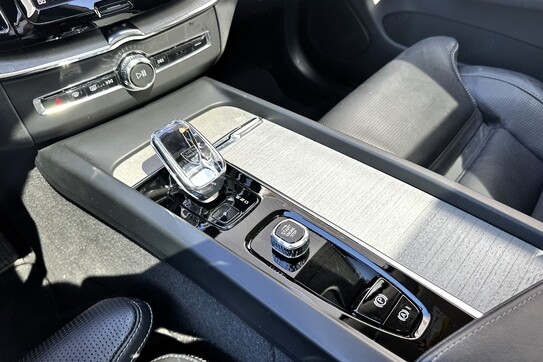 Volvo XC60 B5 B AWD Ultra Dark aut