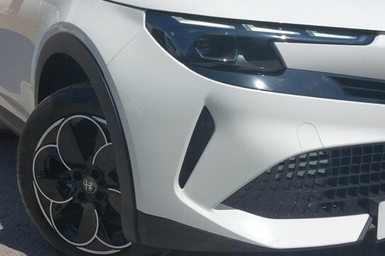 Alfa Romeo Junior Ibrida Q4